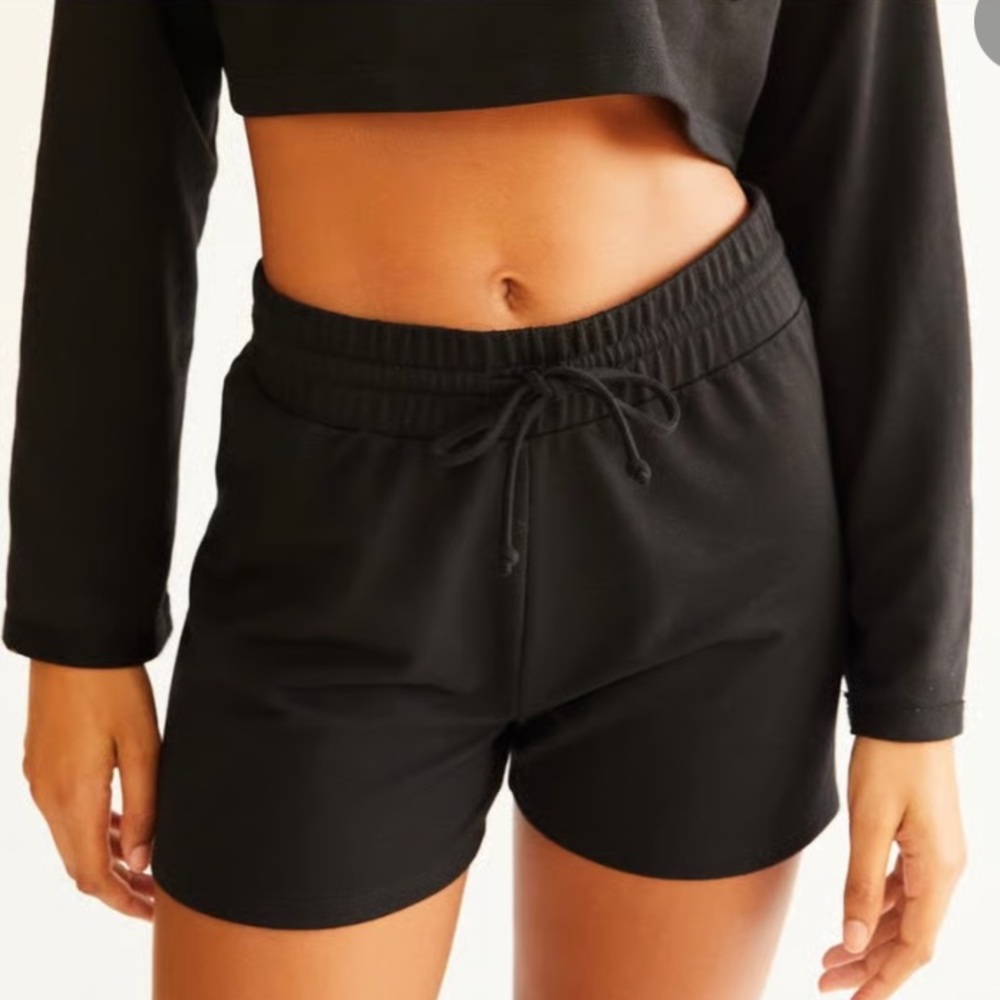 Free PeopleMovement Sunny Set
Black Shorts large